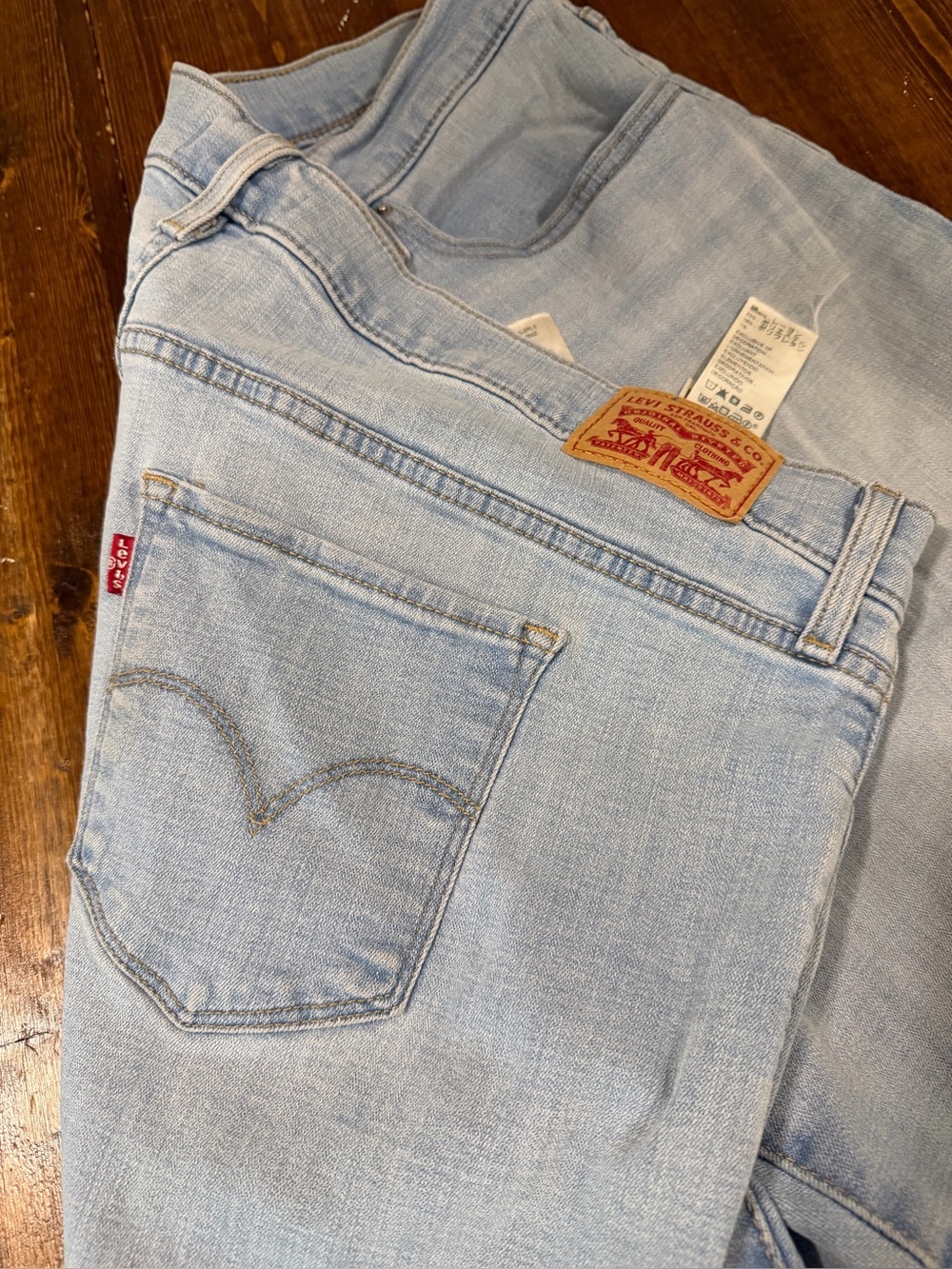 Levi’s 311 Shaping Skinny Capri Jeans Light Wash Plus Size 22W Stretch